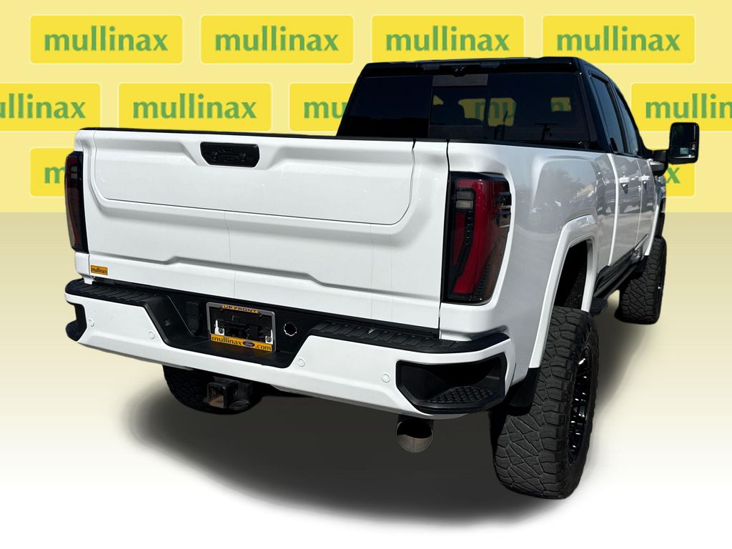 Used 2024 White GMC AT4 image 4