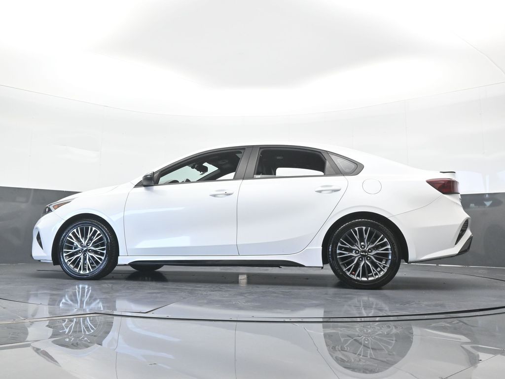 Used 2024 Snow White Pearl Kia GT-Line image 60