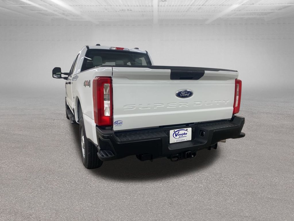 2025 Ford F-250SD XL photo