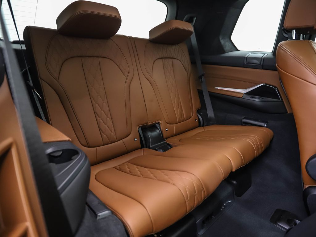 Thumbnail: 2022 BMW X7 - 31