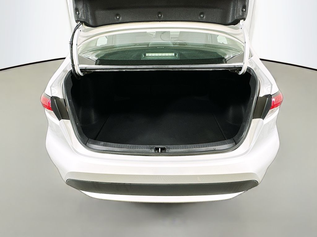 2022 Toyota Corolla LE 24