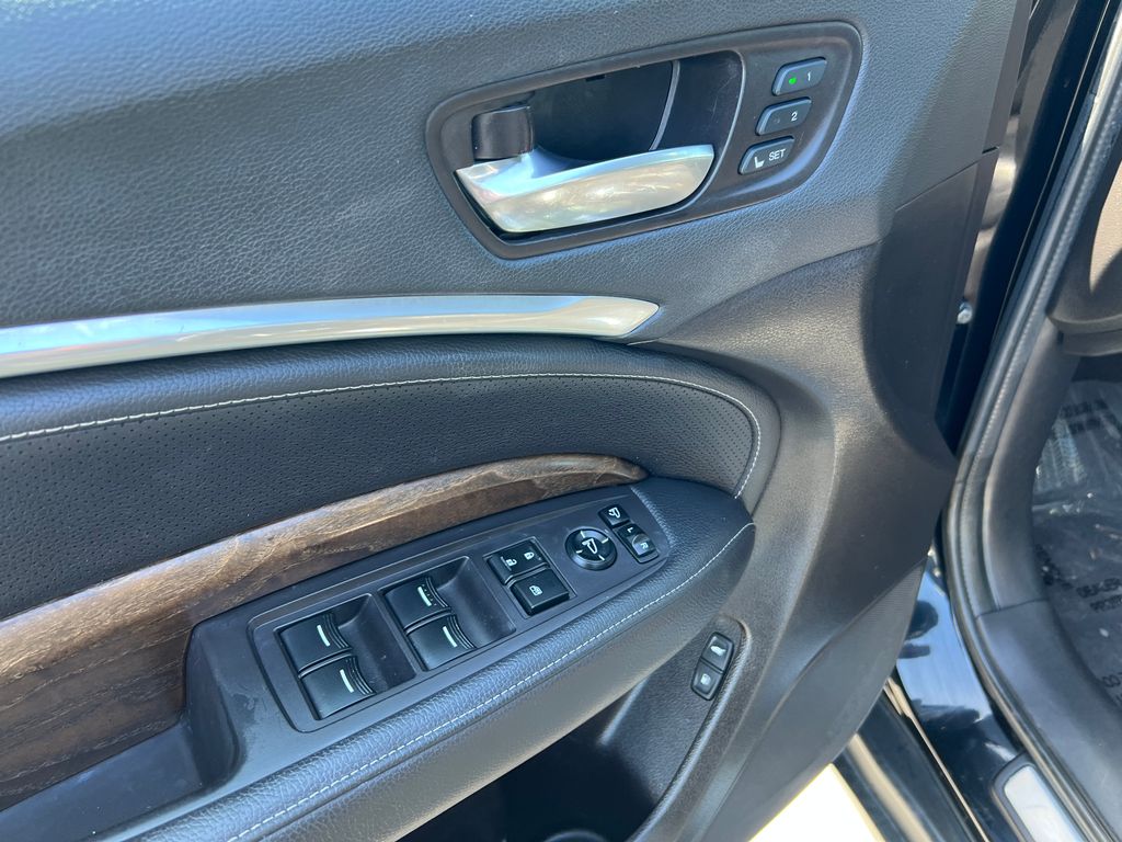 Thumbnail: 2019 Acura MDX - 13