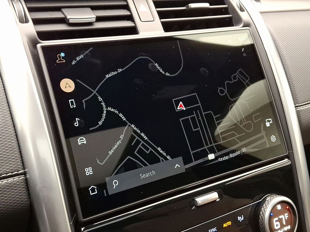 2024 Land Rover Discovery Dynamic SE 18