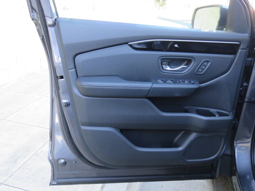 2025 Honda Pilot EX-L 26