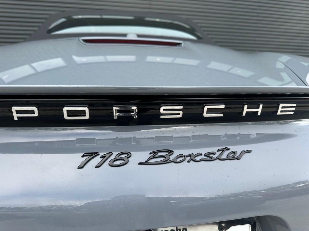 2025 Porsche 718 Boxster  13