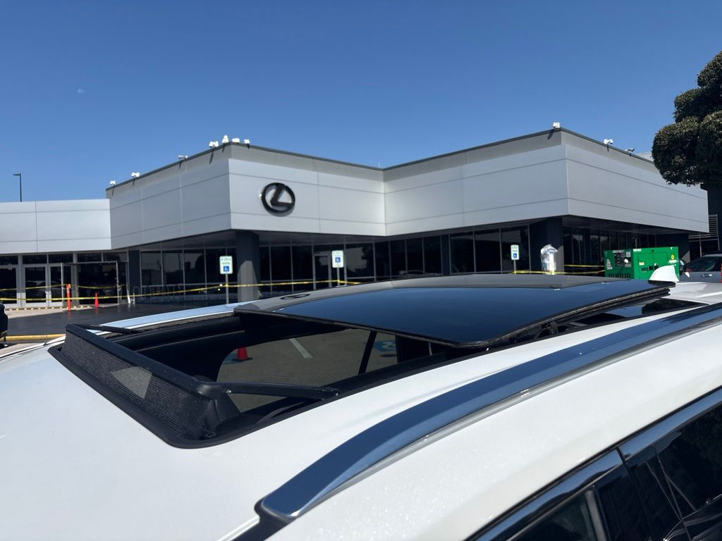 Thumbnail: 2026 Lexus TX - 10