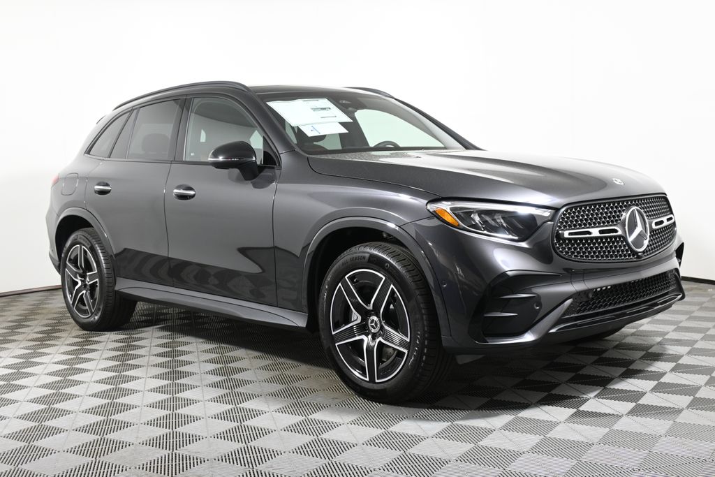 2025 Mercedes-Benz GLC 300 8