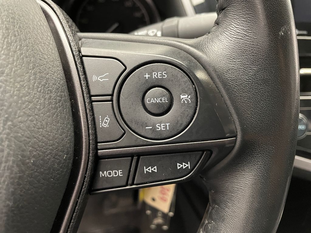 2023 Toyota Camry SE 23