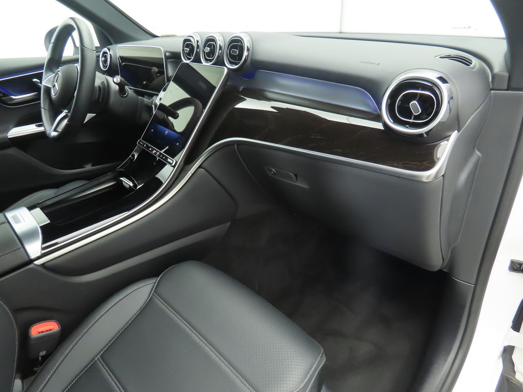 Thumbnail: 2025 Mercedes-Benz GLC - 17