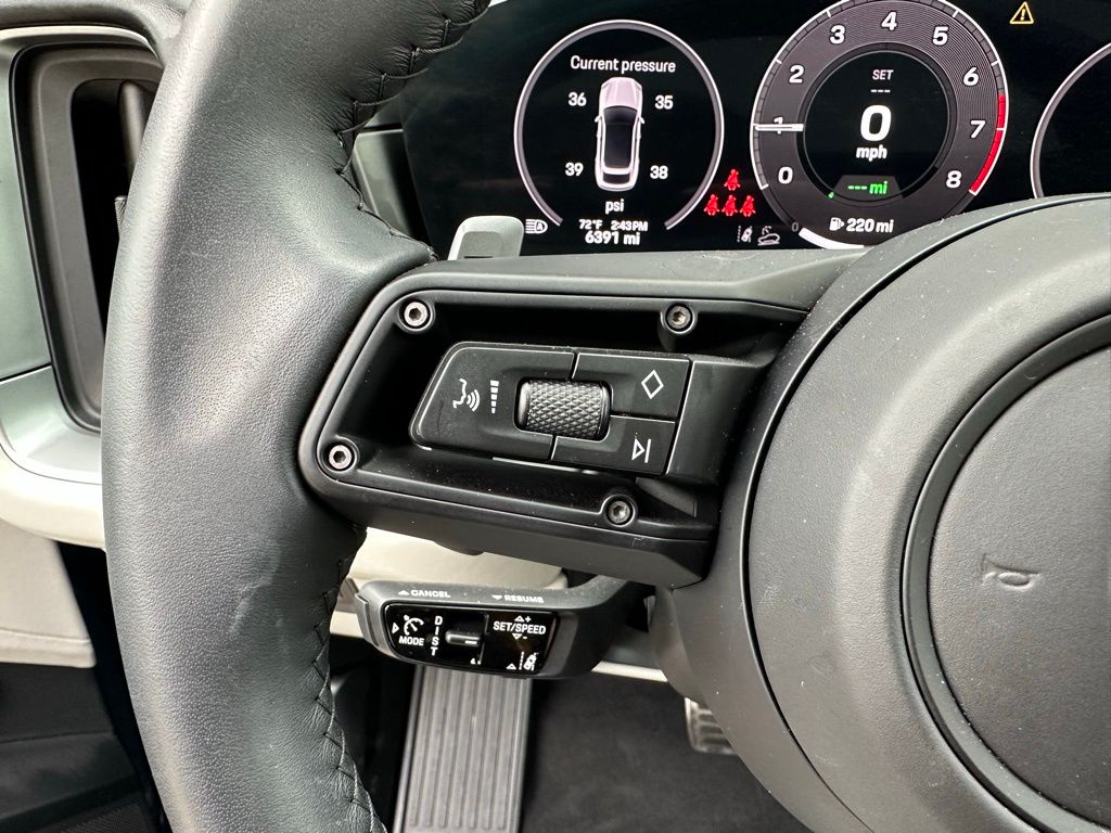 Thumbnail: 2025 Porsche  - 18