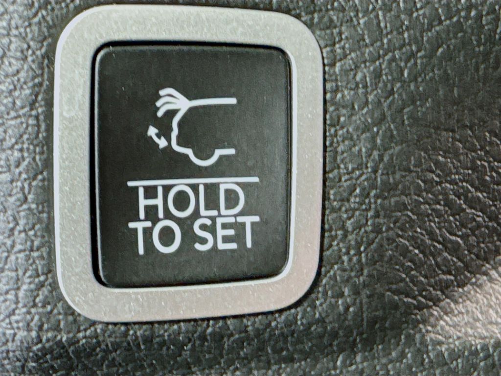 Used Car 2022 Jeep Grand Cherokee L  Limited For Sale Under $30,000 In Austin, Texas