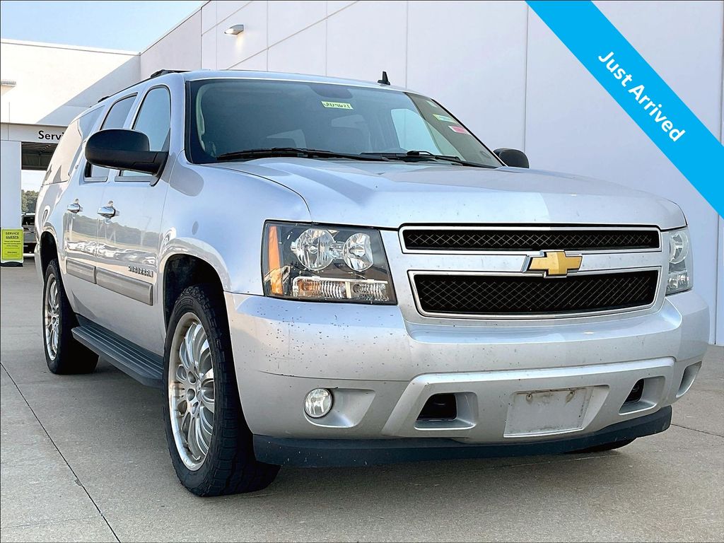 Silver Ice Metallic 2014 Chevrolet Suburban SUV / Crossover Four-Wheel Drive 6-Speed Automatic Overdrive