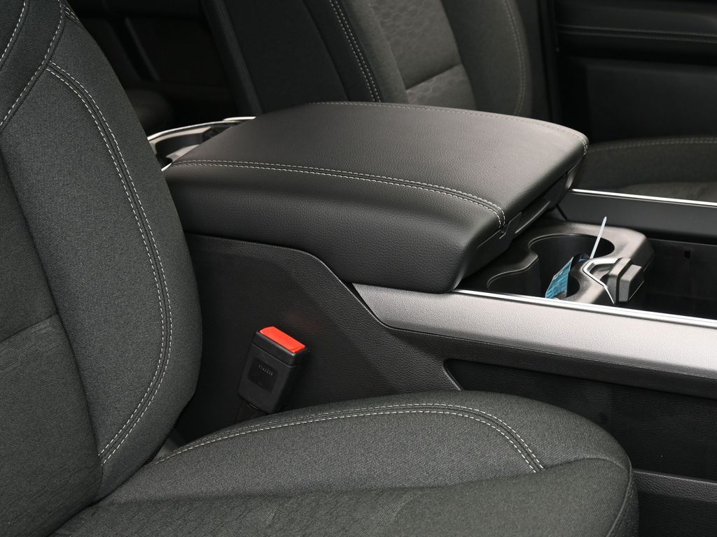 New 2026 Diamond Black Crystal Pearlcoat Ram Big Horn/Lone Star image 42