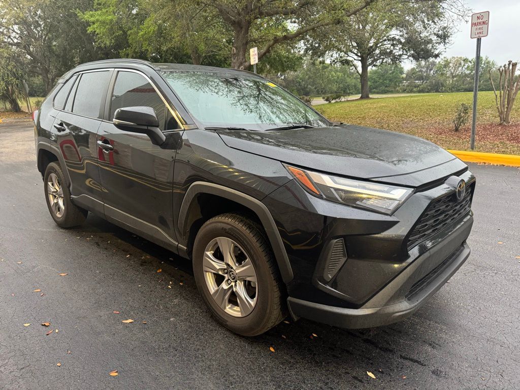 2022 Toyota RAV4 XLE 7