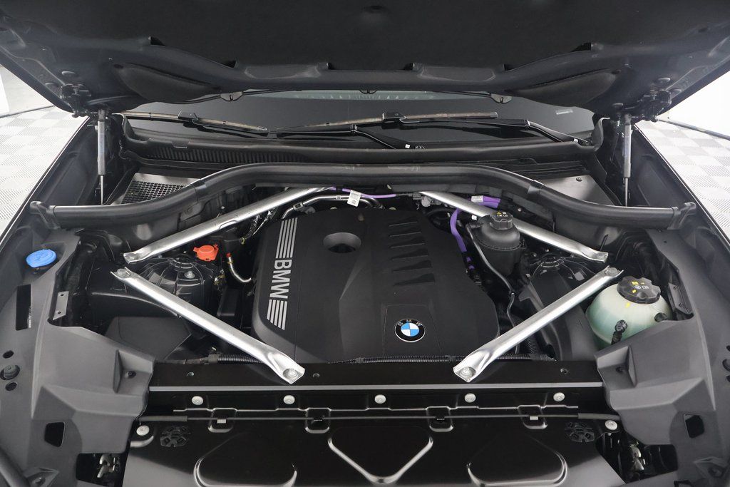 Thumbnail: 2026 BMW X5 - 9