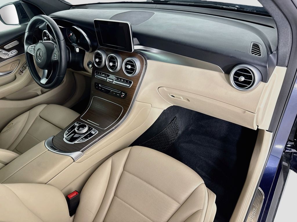 Thumbnail: 2018 Mercedes-Benz GLC - 17