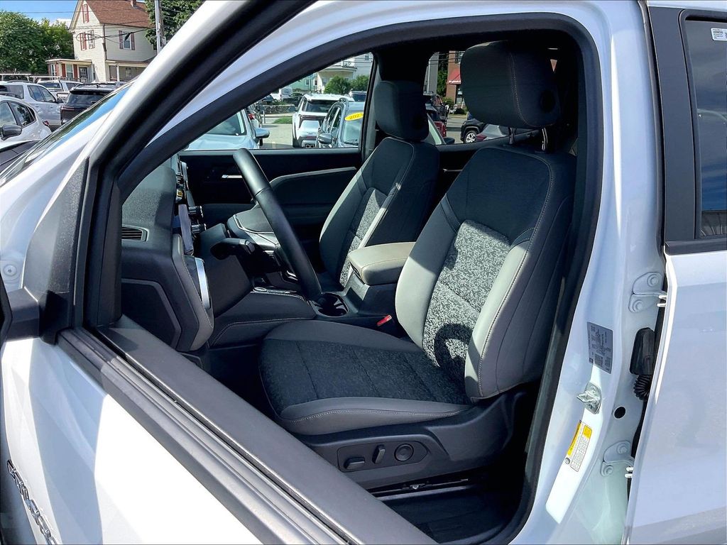 2024 Chevrolet Colorado — photo 10