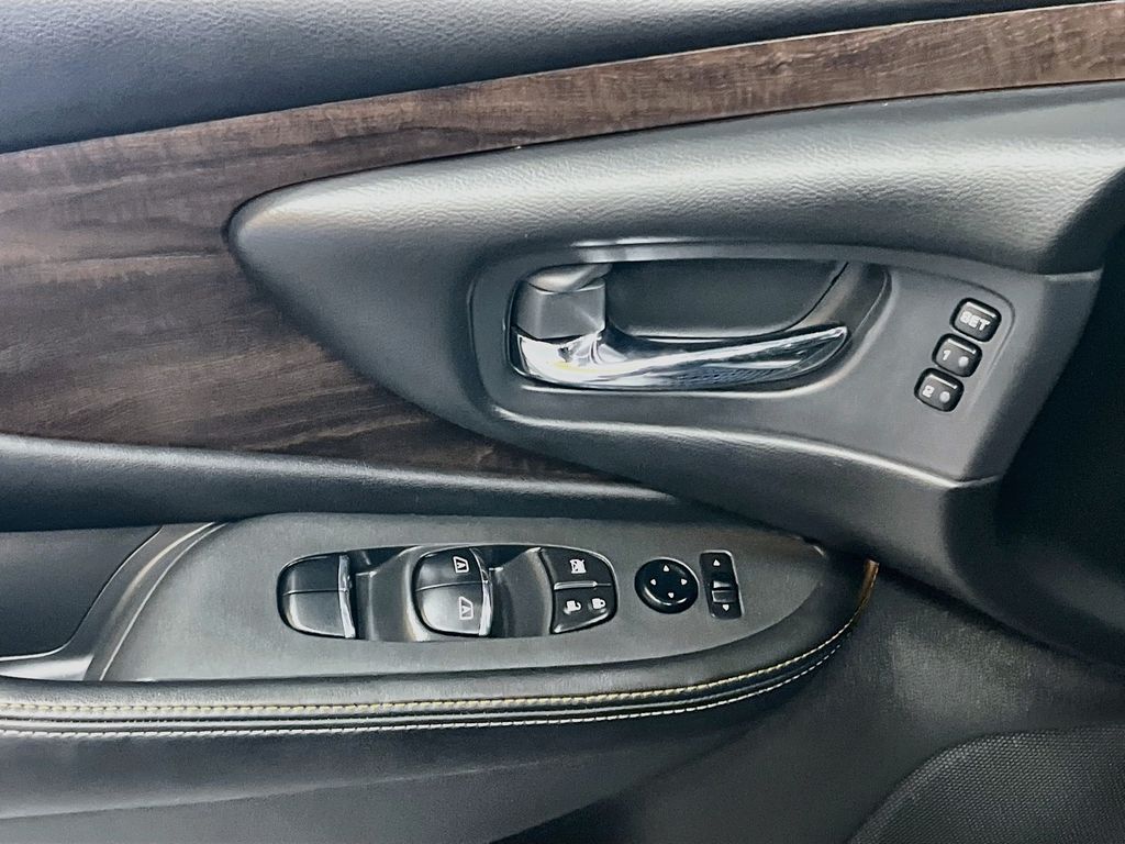 Used 2024 Boulder Gray Pearl Nissan Platinum image 18