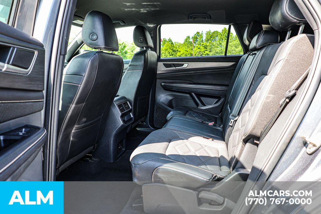 Used 2024 Gray Volkswagen 2.0T SE w/Technology image 19