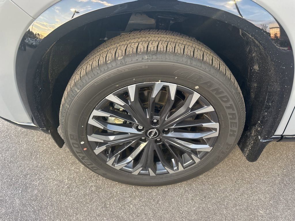 2025 Boulder Gray Pearl Nissan Rogue Platinum FWD SUV