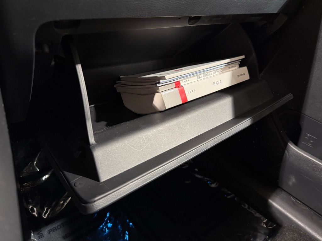 Thumbnail: 2020 Toyota RAV4 - 28