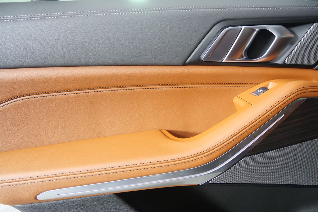 Thumbnail: 2026 BMW X5 - 13