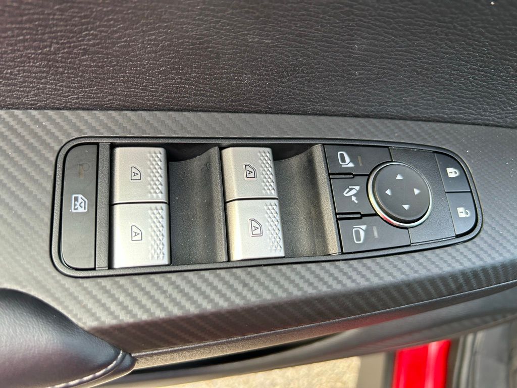 Thumbnail: 2024 Mitsubishi Outlander - 15