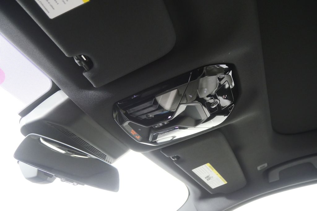 Thumbnail: 2026 BMW 7 Series - 21