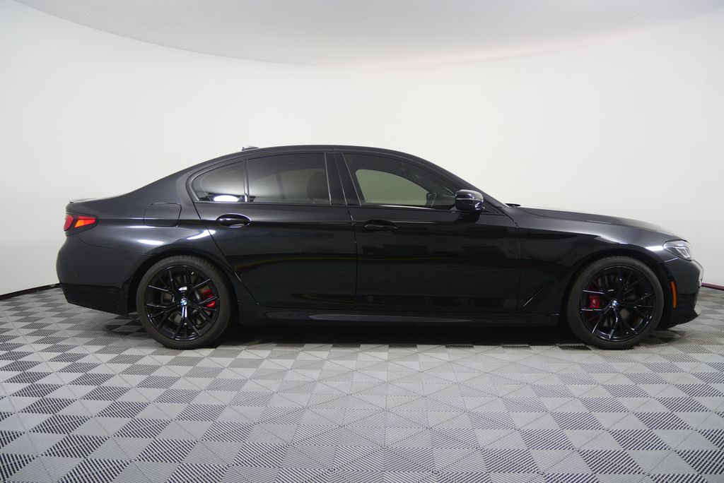 Thumbnail: 2023 BMW 5 Series - 2