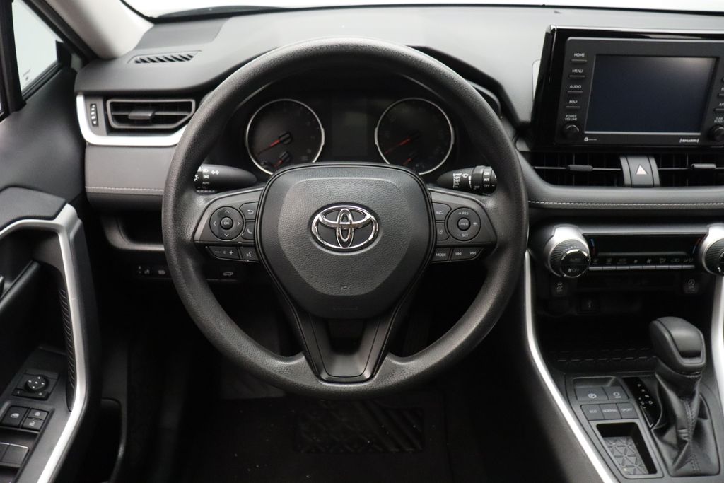 2022 Toyota RAV4 XLE 23