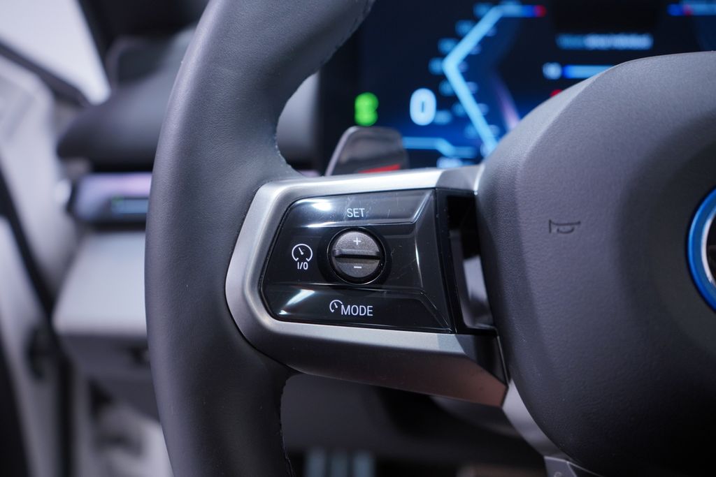 Thumbnail: 2024 BMW i5 - 19