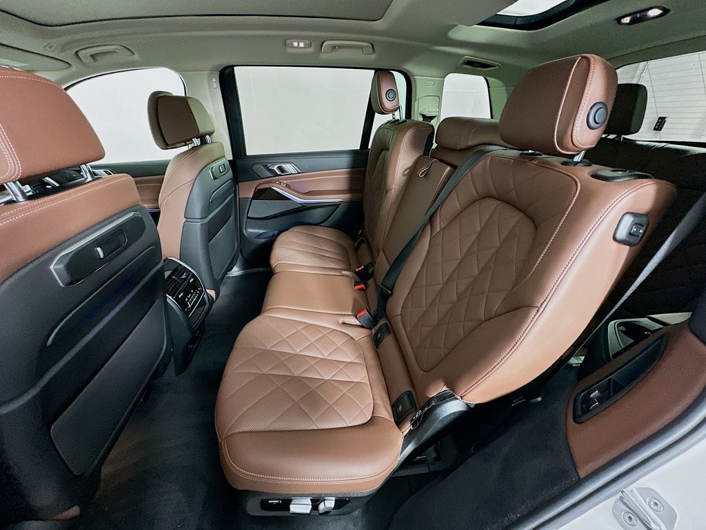2023 BMW X7 xDrive40i 24