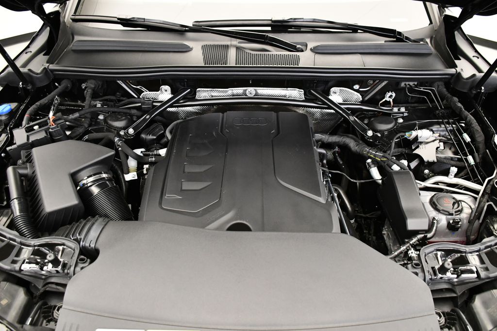 Thumbnail: 2025 Audi Q5 - 11