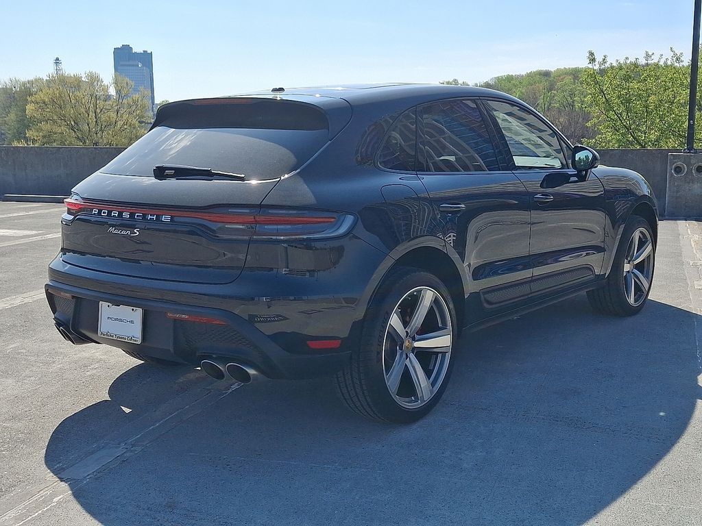 Thumbnail: 2026 Porsche Macan - 8