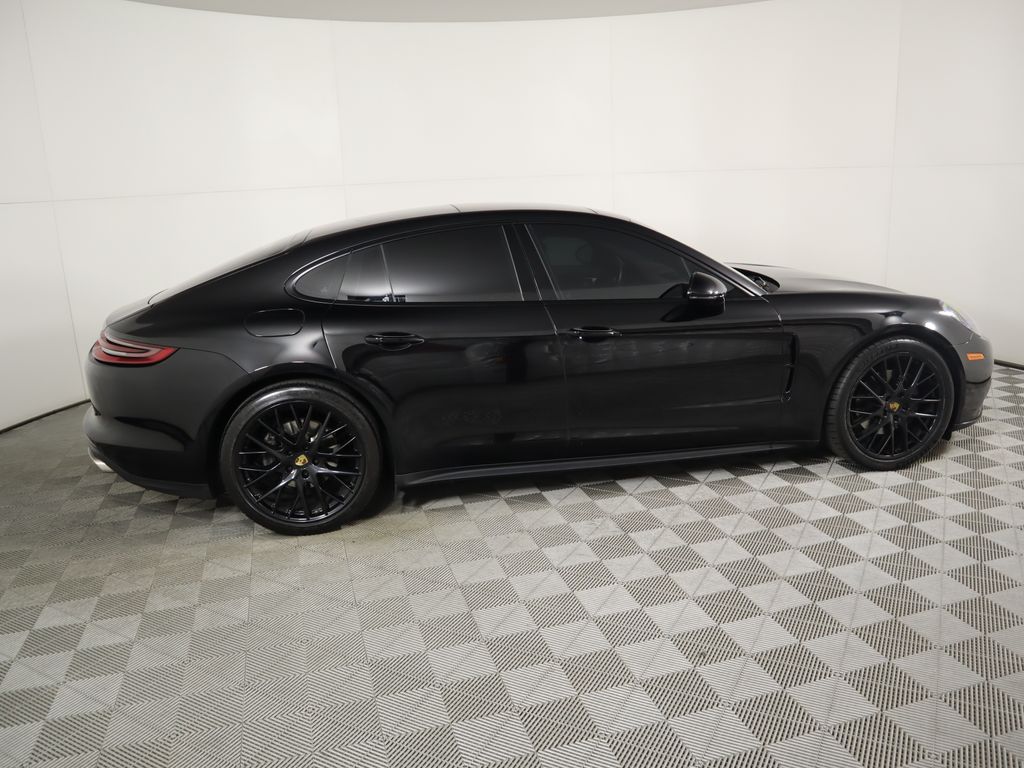 2020 Porsche Panamera 4 4