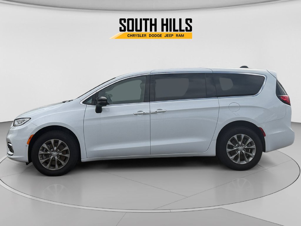 2026 Chrysler Pacifica Limited White at Honda North