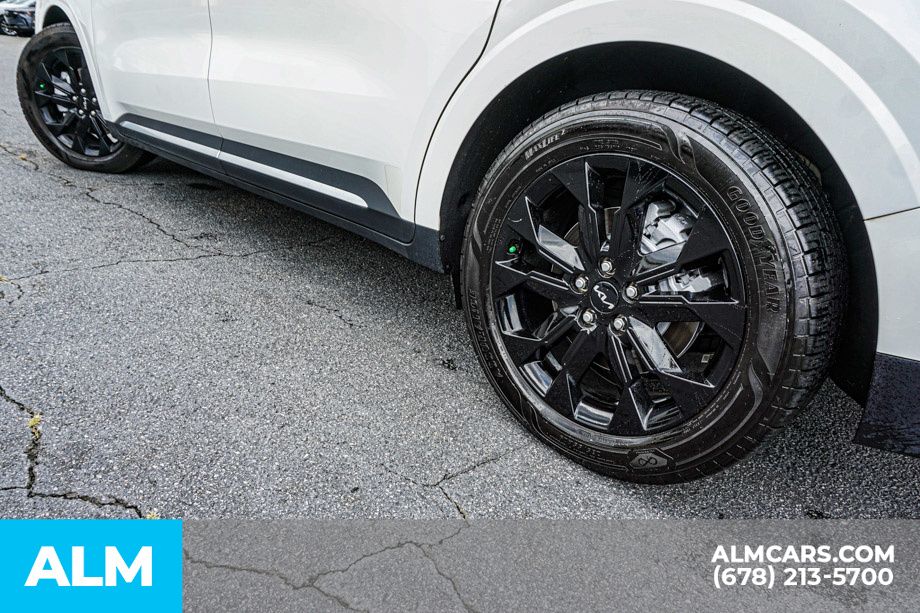 Used 2022 White Kia SX image 16