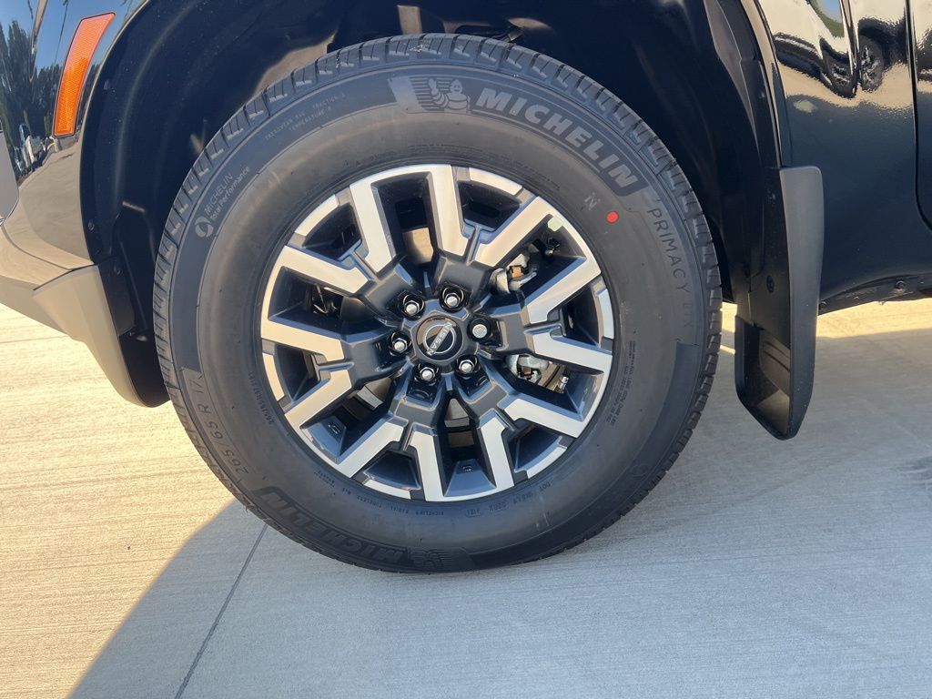 2025 Super Black Nissan Frontier SL RWD Truck