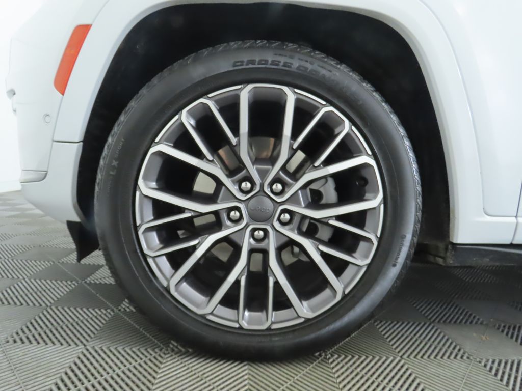 Thumbnail: 2023 Jeep Grand Cherokee L - 31