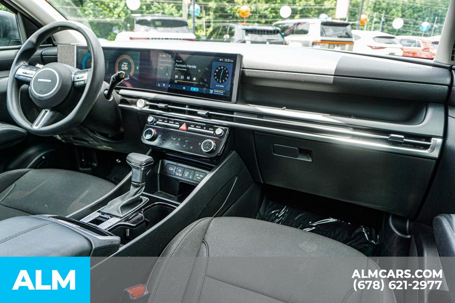 Used 2025 Gray Hyundai SEL image 24