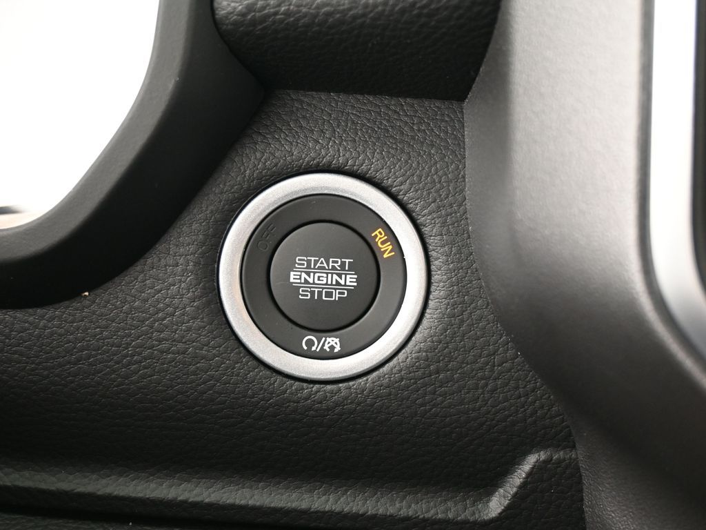 New 2026 Diamond Black Crystal Pearlcoat Ram Big Horn/Lone Star image 27