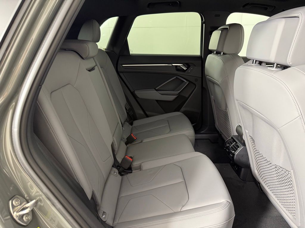 Thumbnail: 2025 Audi Q3 - 28