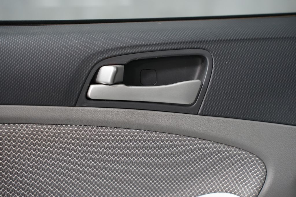 Thumbnail: 2013 Hyundai Accent - 24