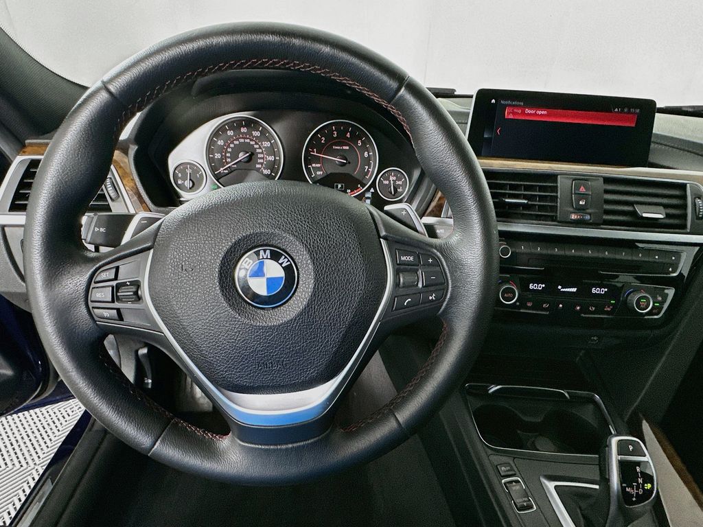 Thumbnail: 2018 BMW 3 Series - 11