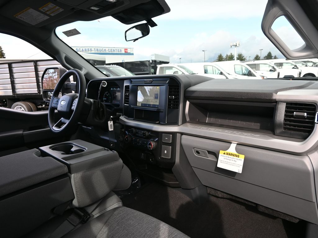 2025 Ford F-350 Super Duty XL
