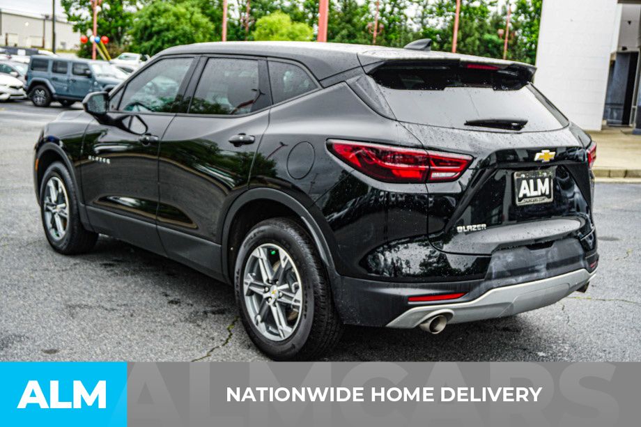 Used 2025 Black Chevrolet LT image 5