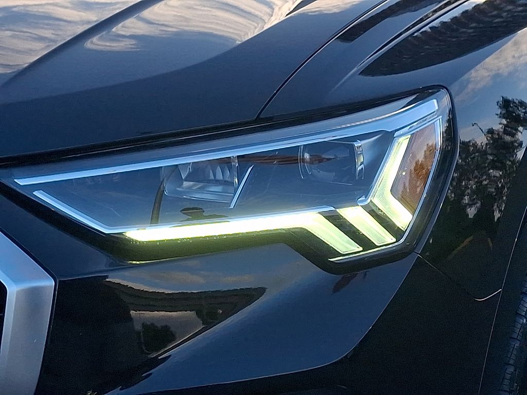 Thumbnail: 2023 Audi Q3 - 9