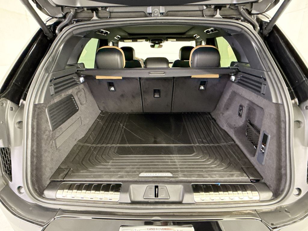 Thumbnail: 2026 Land Rover Range Rover Sport - 27