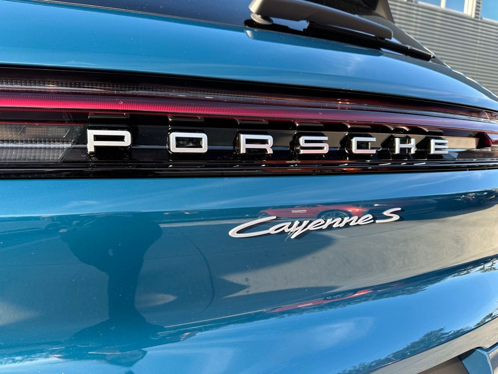 Thumbnail: 2026 Porsche Cayenne - 14