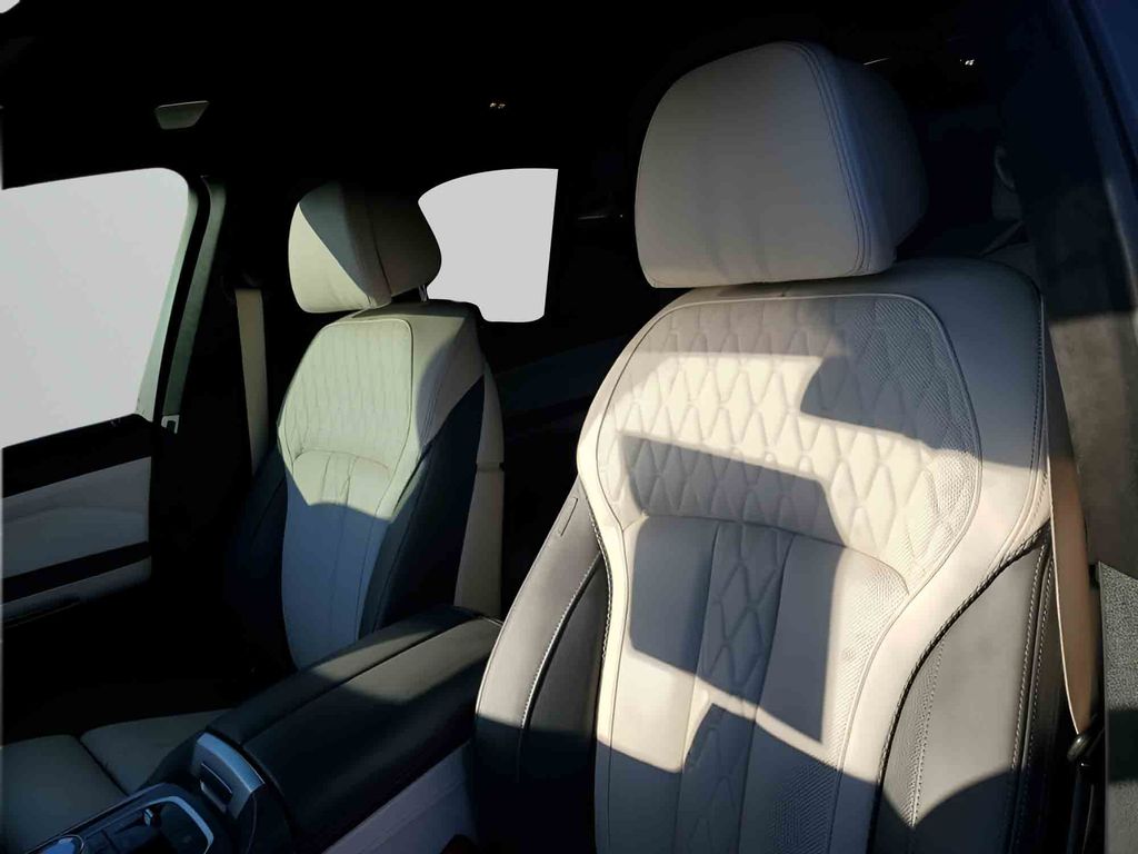 Used Car 2023 Bmw X7  M60i For Sale Under $70,000 In Austin, Texas